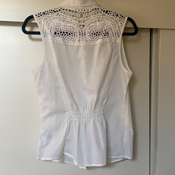 Collar sleeveless blouse - Picture 2 of 4
